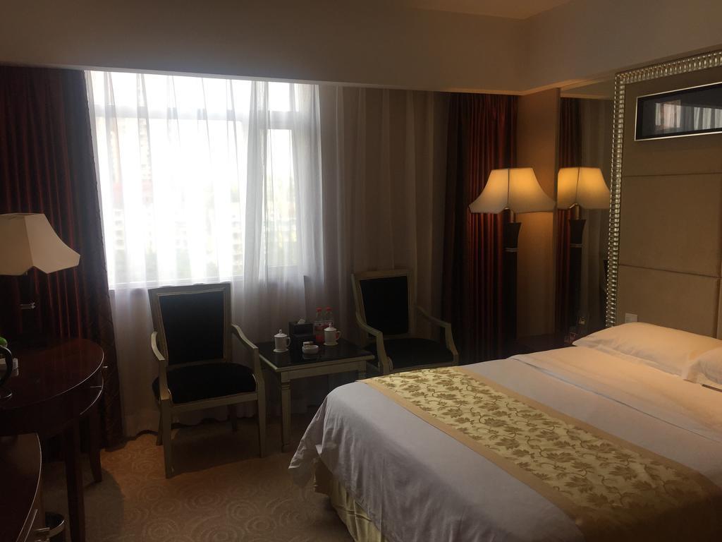 Yunheng Hotel Neijiang Exterior foto