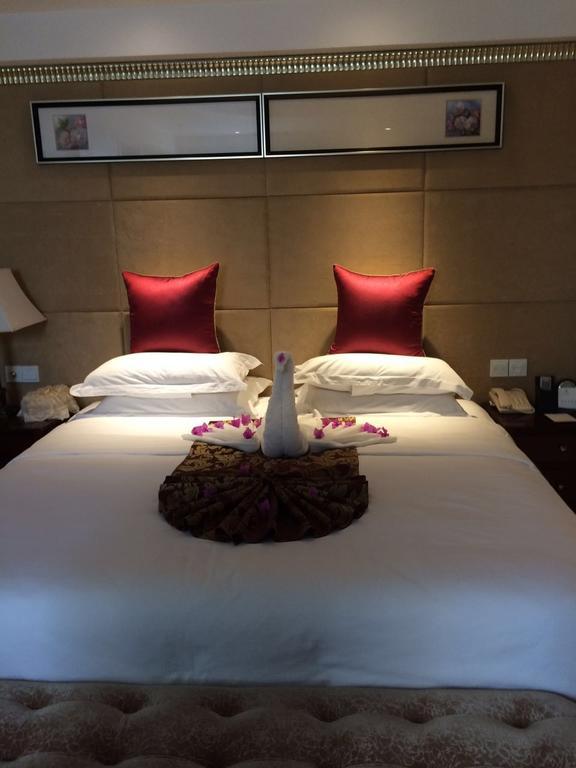 Yunheng Hotel Neijiang Exterior foto
